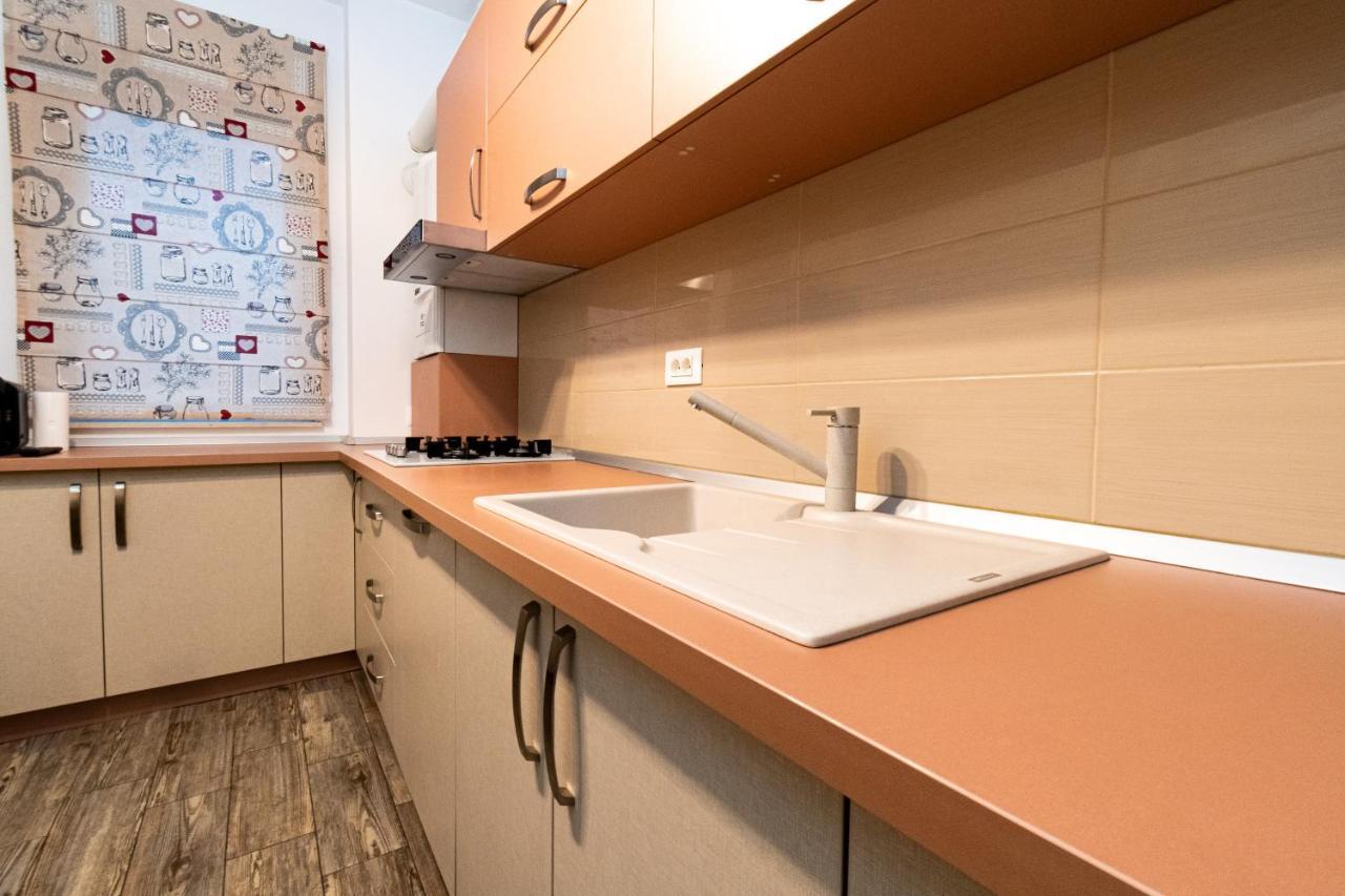 Yan Apartment - Near Mall & Free Private Parking Braszów Zewnętrze zdjęcie