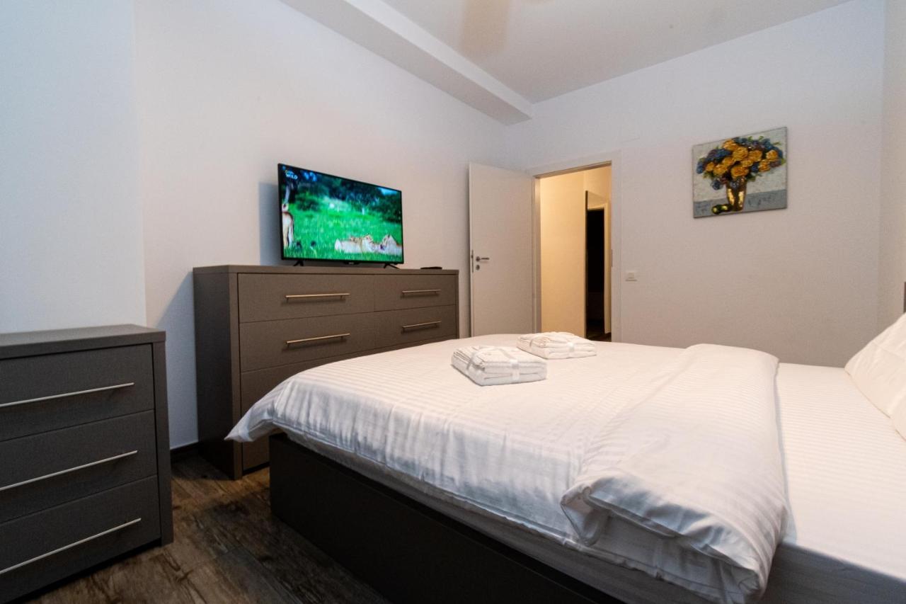 Yan Apartment - Near Mall & Free Private Parking Braszów Zewnętrze zdjęcie