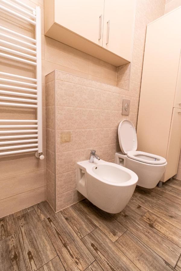 Yan Apartment - Near Mall & Free Private Parking Braszów Zewnętrze zdjęcie