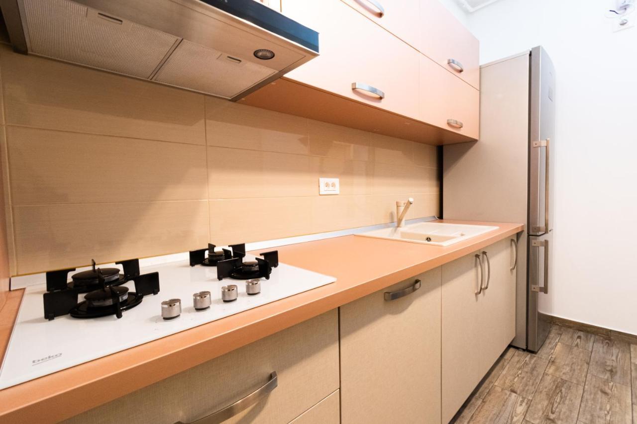 Yan Apartment - Near Mall & Free Private Parking Braszów Zewnętrze zdjęcie