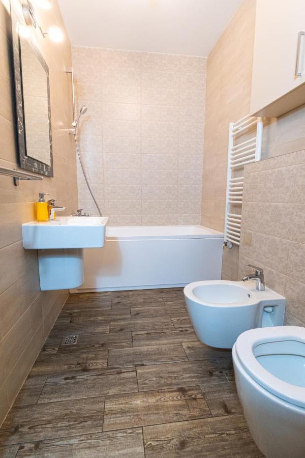 Yan Apartment - Near Mall & Free Private Parking Braszów Zewnętrze zdjęcie